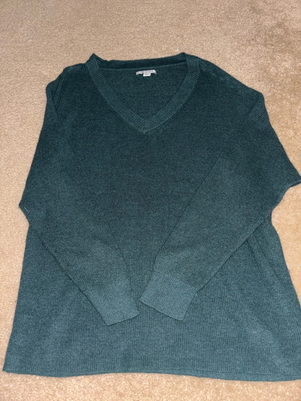 American Eagle V neck sweater XL